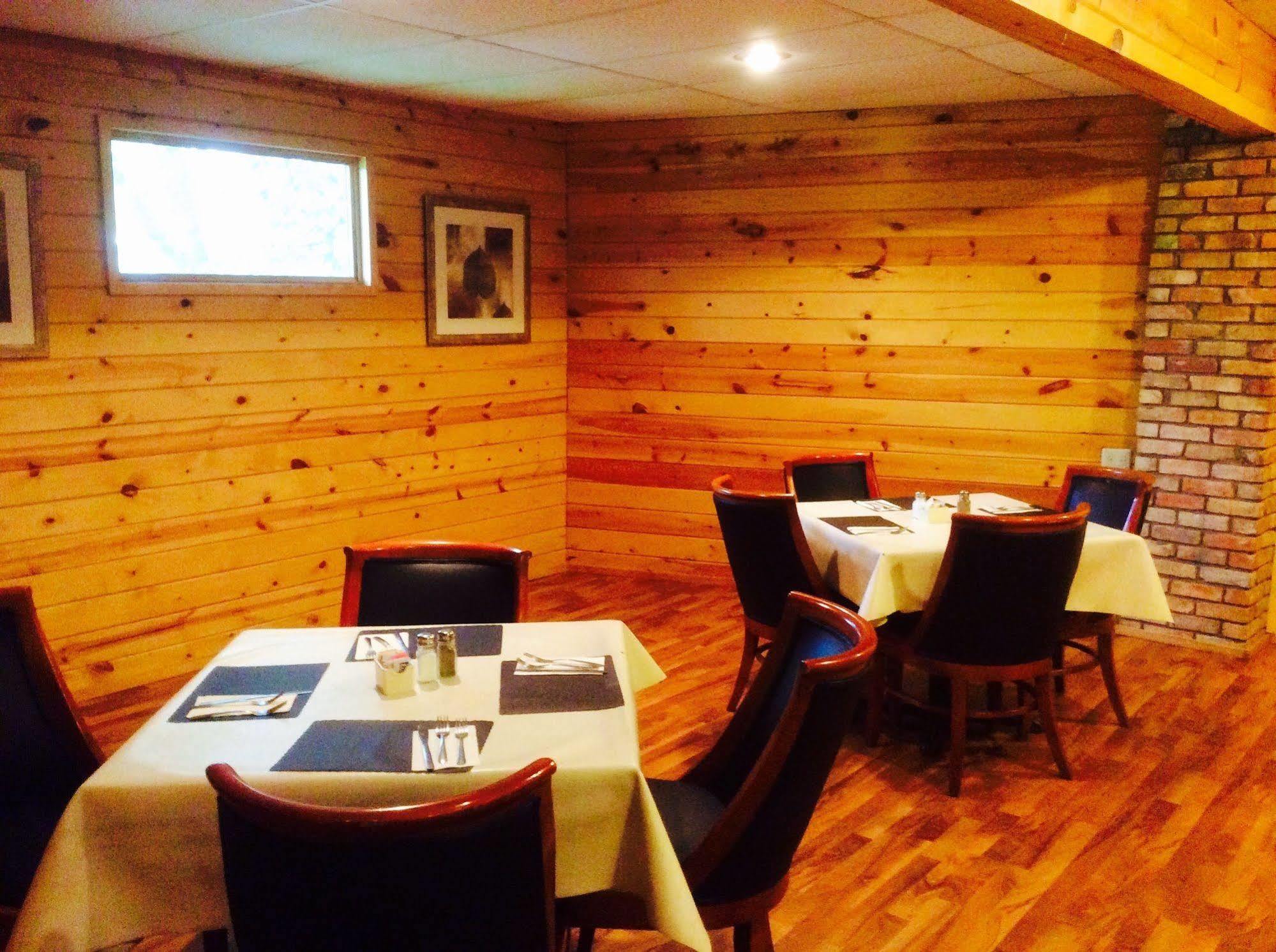 Deerwood Forty Club Inn المظهر الخارجي الصورة