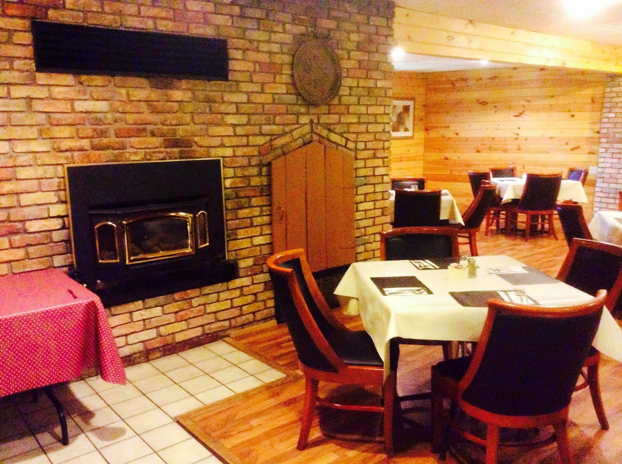 Deerwood Forty Club Inn المظهر الخارجي الصورة