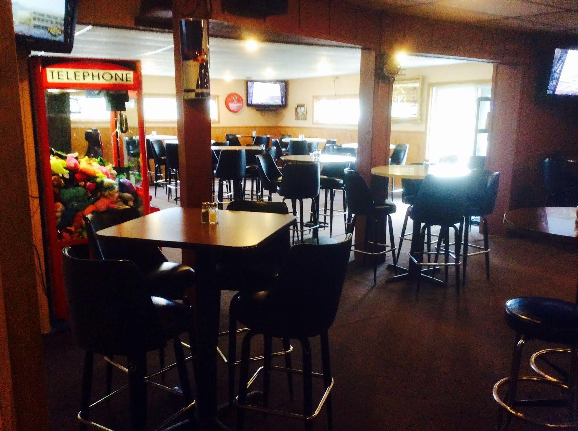 Deerwood Forty Club Inn المظهر الخارجي الصورة